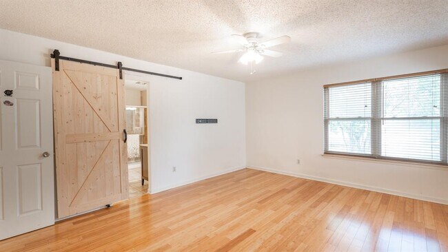Building Photo - 11606 Parkfield Dr