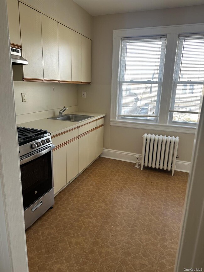 Building Photo - 7 Starks Pl