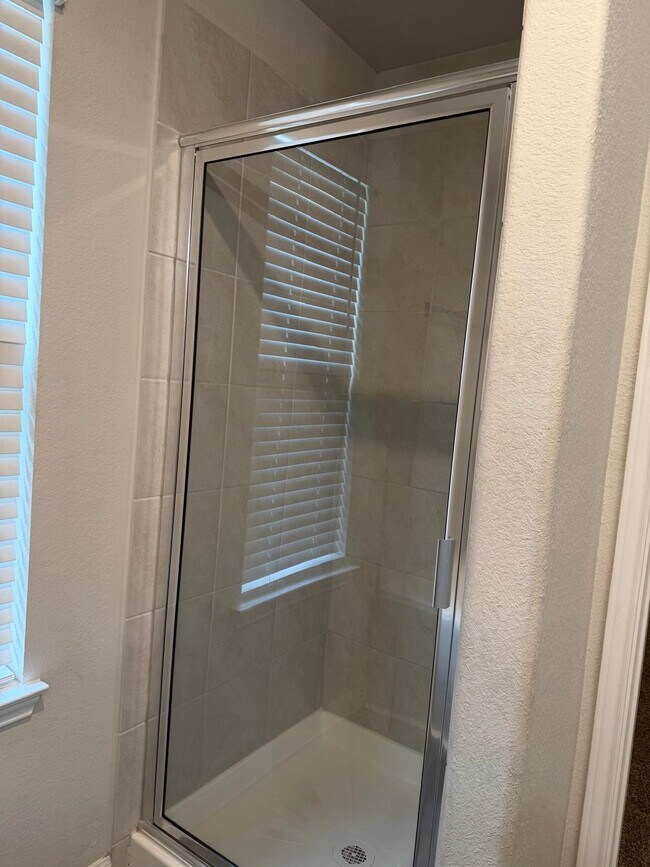 Building Photo - 25419 Grotto Falls Ln
