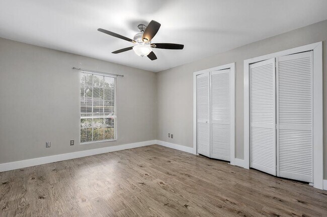 Building Photo - 6000 Softwood Dr