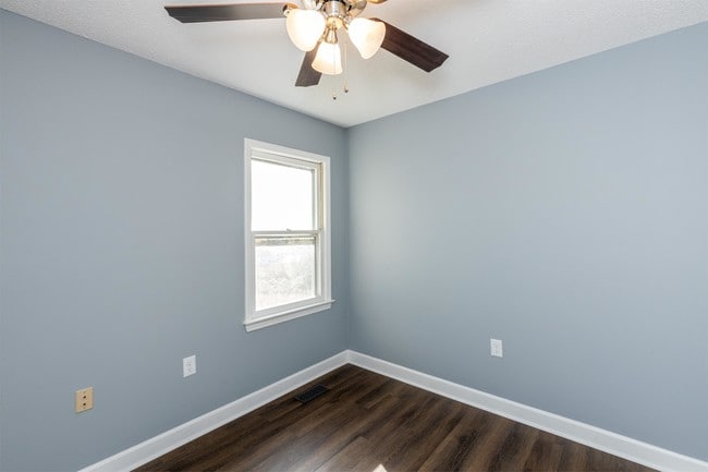 Building Photo - 700 Western Ave