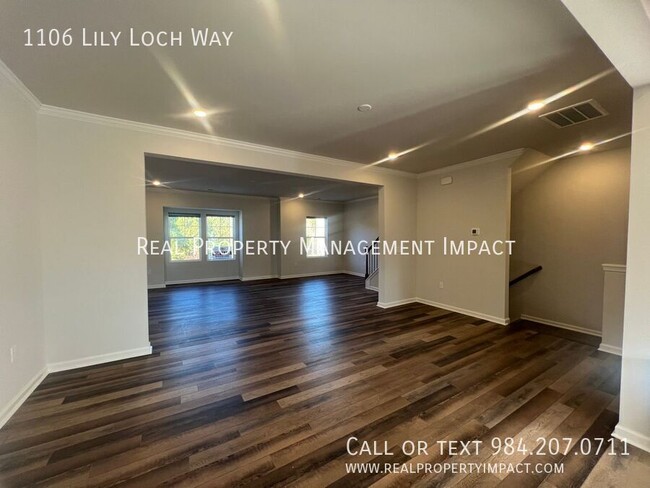 Building Photo - Spacious 4 bedroom 4 Bath Modern Townhome ...