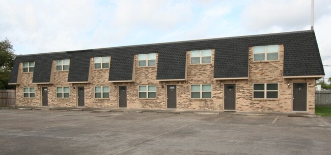 Building Photo - 2112 E Airline Rd