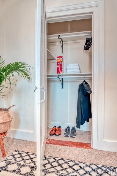 Building Photo - 52 Pomeroy Ave