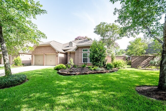 Building Photo - 2506 S Strathford Ln
