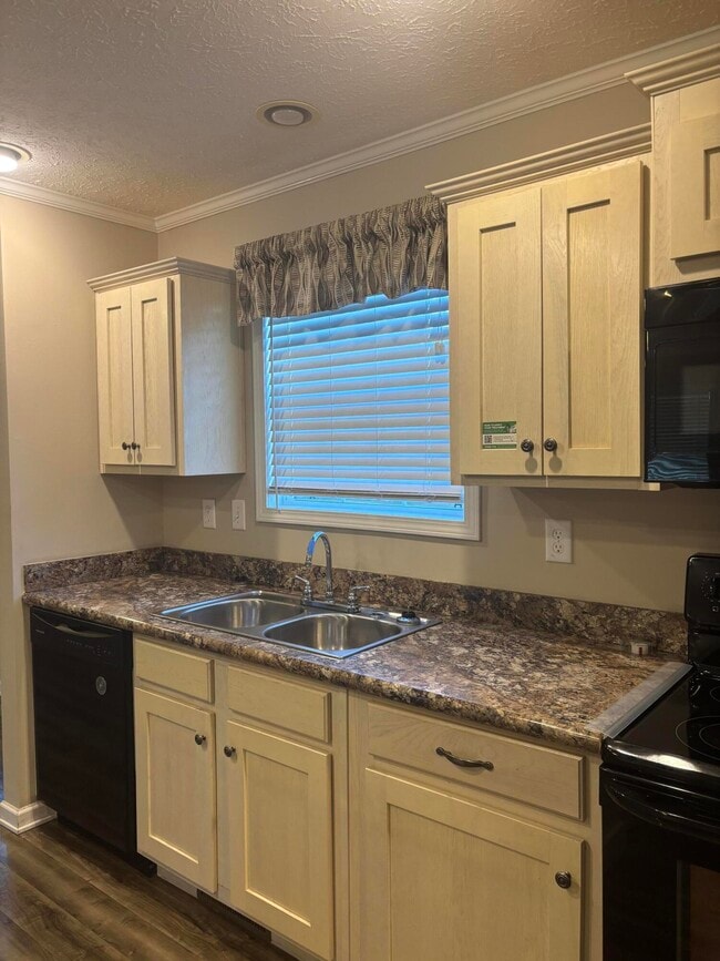 Building Photo - 205 Joy Rd