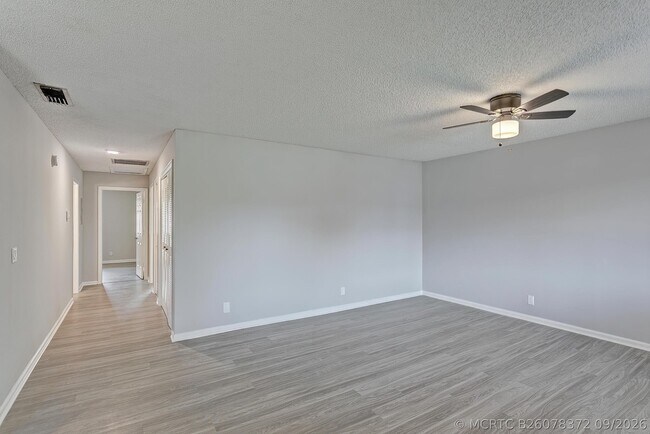 Building Photo - 9184 Roan Ln