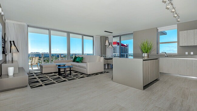 Building Photo - 4010 S Ocean Dr