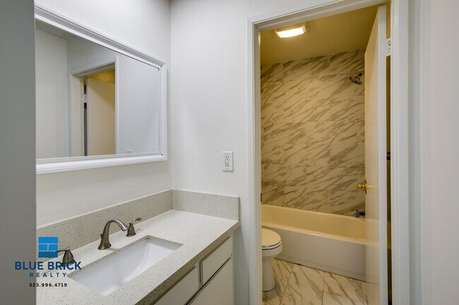 Building Photo - 5452 Corteen Pl