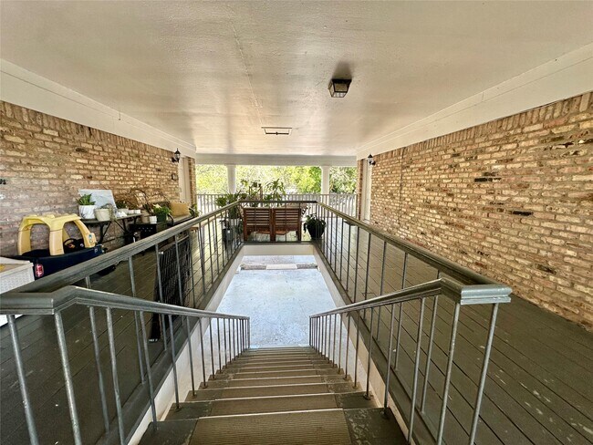 Building Photo - 4040 San Felipe St