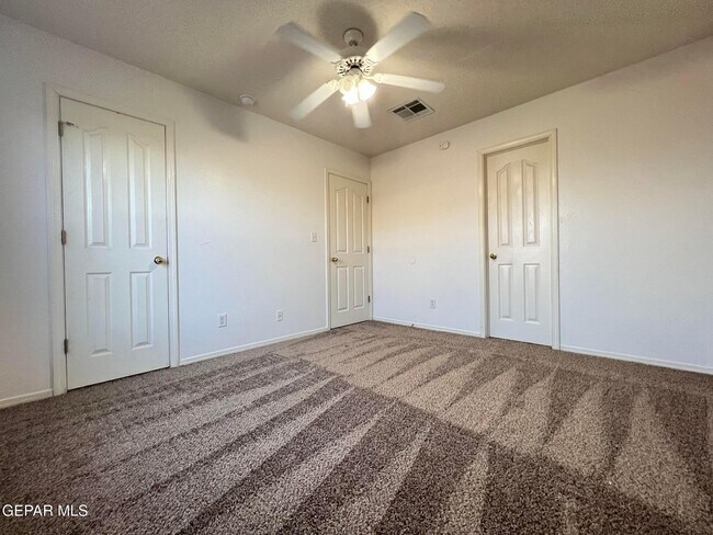 Building Photo - 3500 Tierra Zafiro Dr