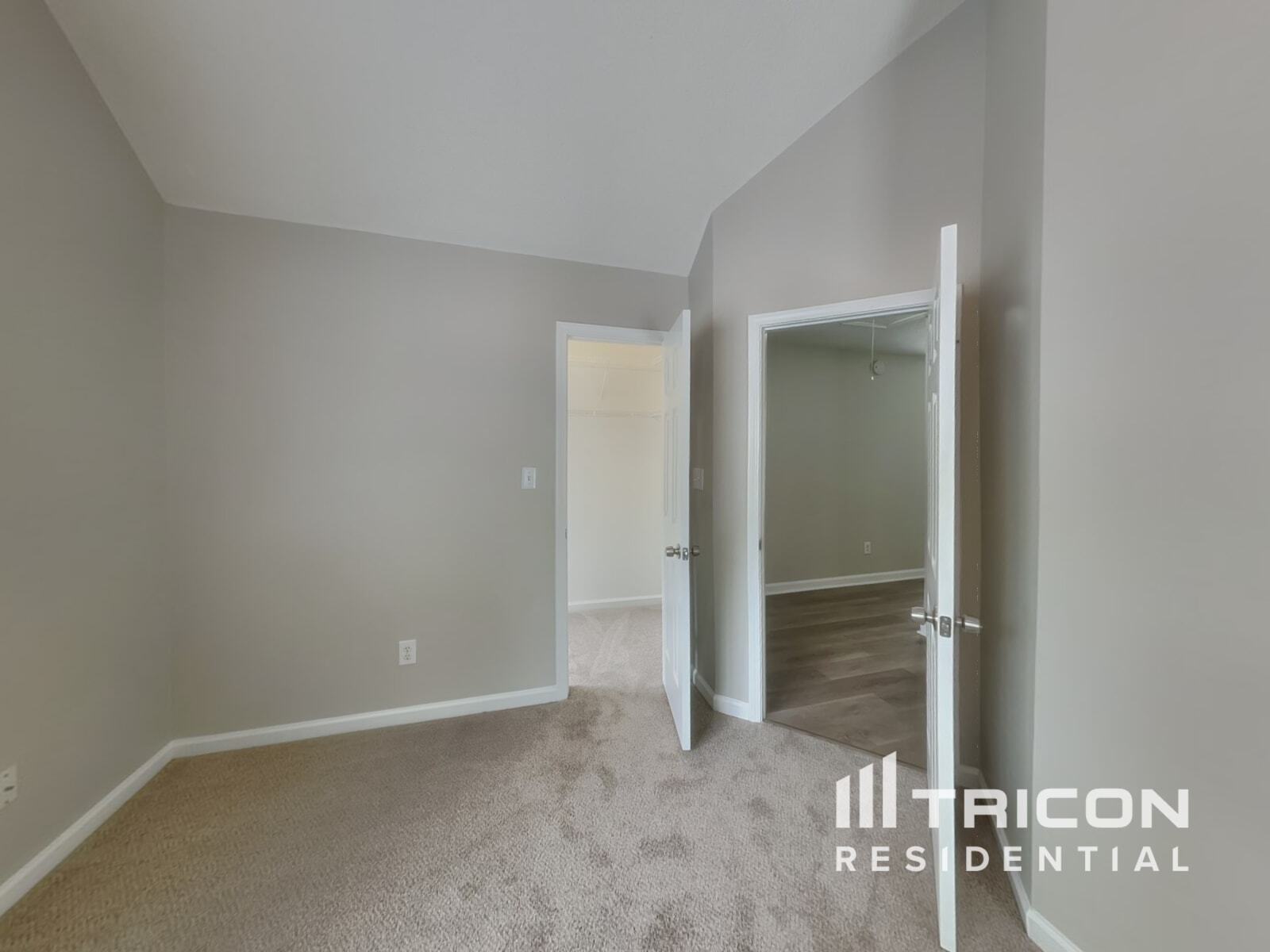 Building Photo - 630 N Fairfield Dr
