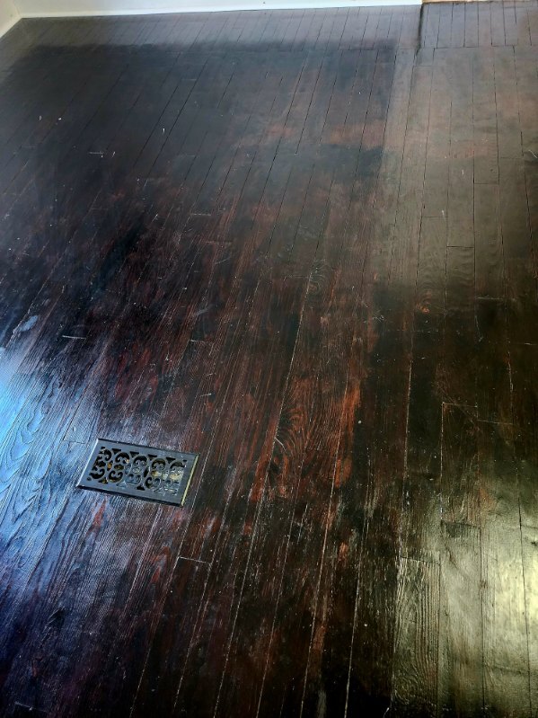 Building Photo - 811 N Pine St