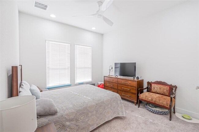 Building Photo - 3341 Catalina Cv