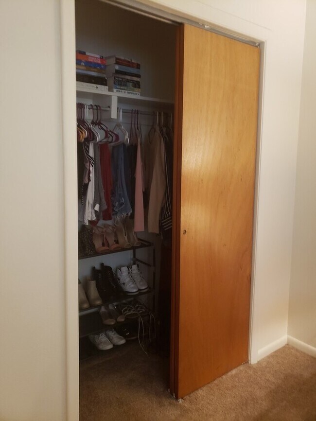 Building Photo - Great 2 bed 1 bath within 1 mile of CSU!