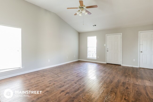 Building Photo - Apply Today - Move In Specials!