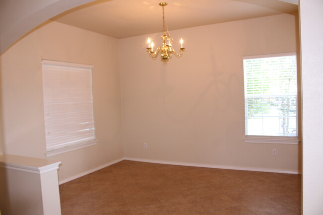 Building Photo - Spacious 4 bedroom in Wildhorse Creek