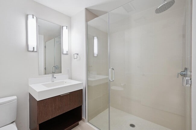 Building Photo - 10 Innes Ct