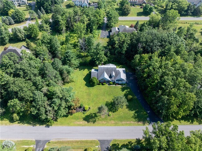 Building Photo - 5 Arrowood Ln