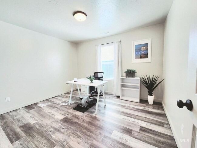 Building Photo - Welcome Home - 4 Bedroom 2.5 bath Home in ...