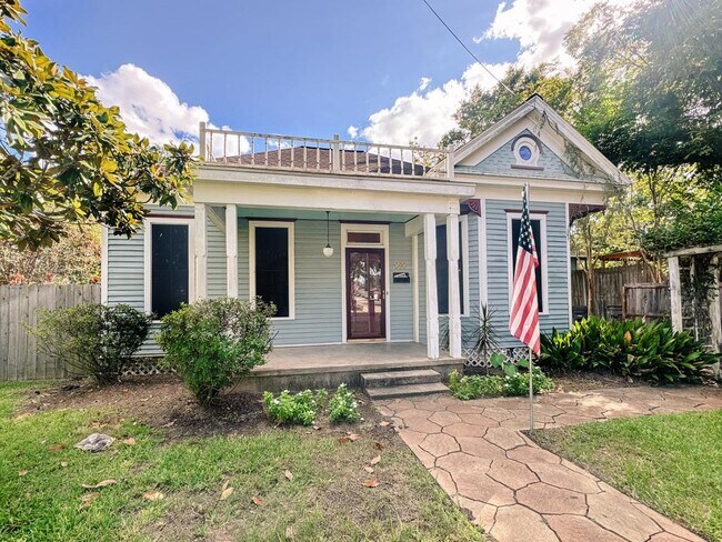 Building Photo - 305 W Brazos St