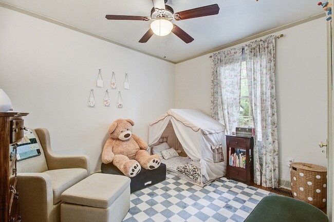 Building Photo - 4420 S Rhett Ave