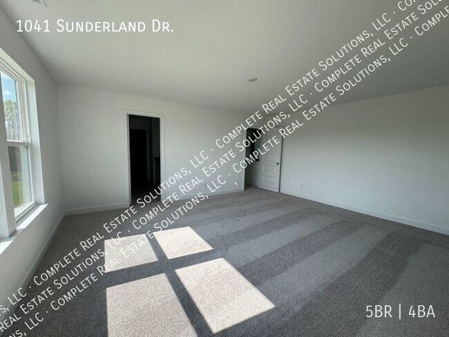 Building Photo - 1041 Sunderland Dr