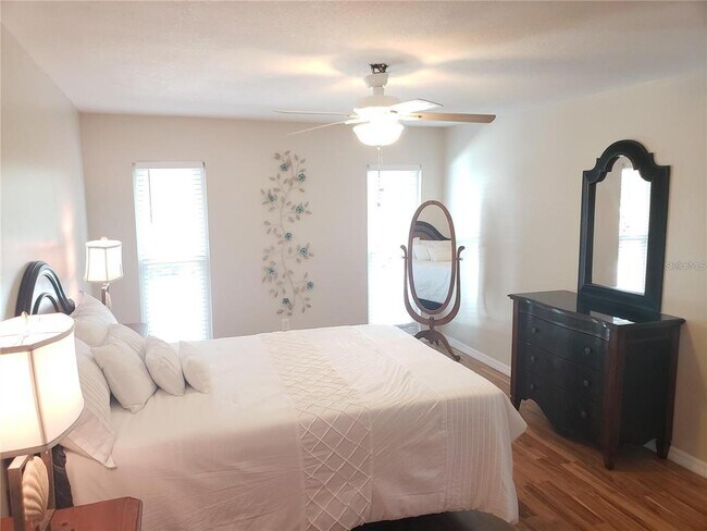 Building Photo - 206 Cedarwood Cir