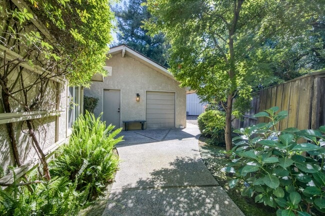 Building Photo - 39771 Rd 33