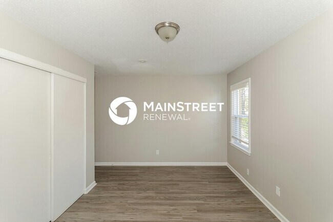 Building Photo - 4 Bedroom Pet-Friendly Home in Memphis, TN with Main Street Renewal