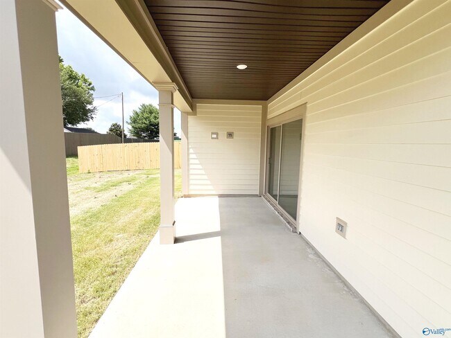 Building Photo - 11073 Wayland Rdg Dr
