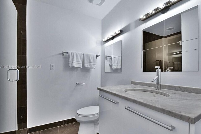 Building Photo - 900 Biscayne Blvd