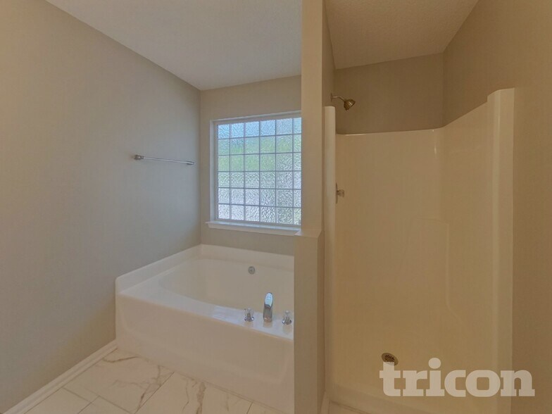 Building Photo - 929 Corvus Ct