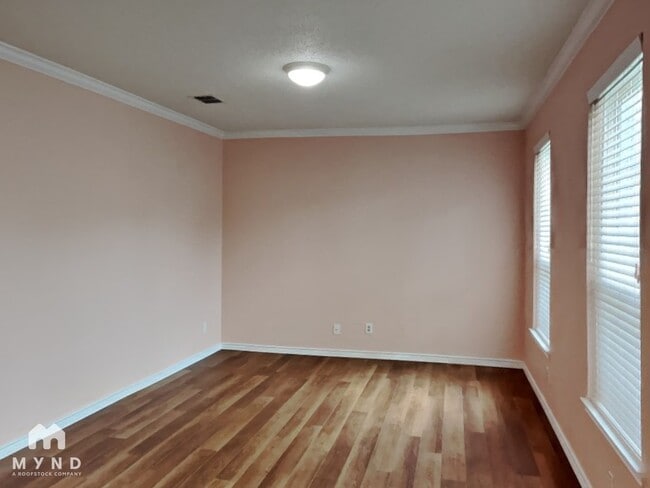 Building Photo - 1427 Susan Ln