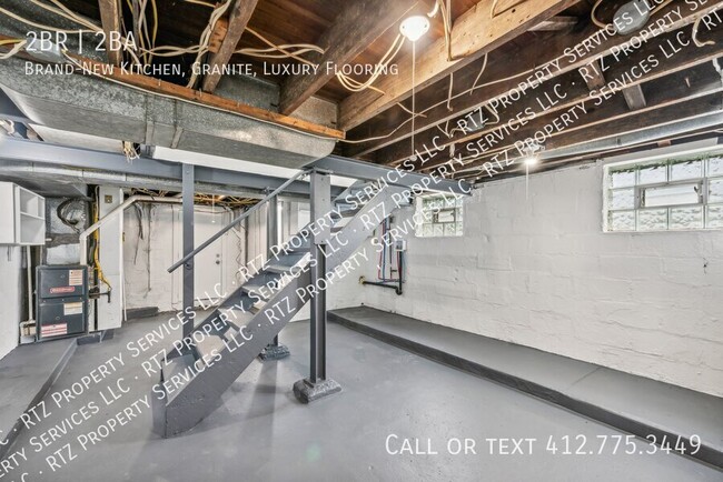 Building Photo - 553 Farnsworth Ave