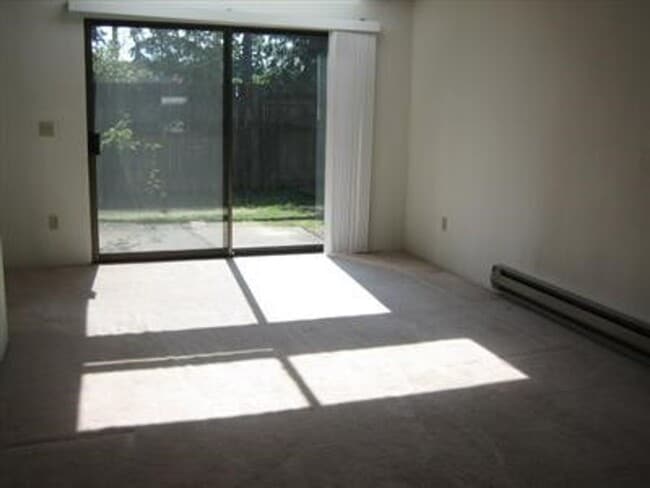 Building Photo - Bright & Private 1BR Townhome in Juanita – Garage, Patio & Prime Kirkland Location