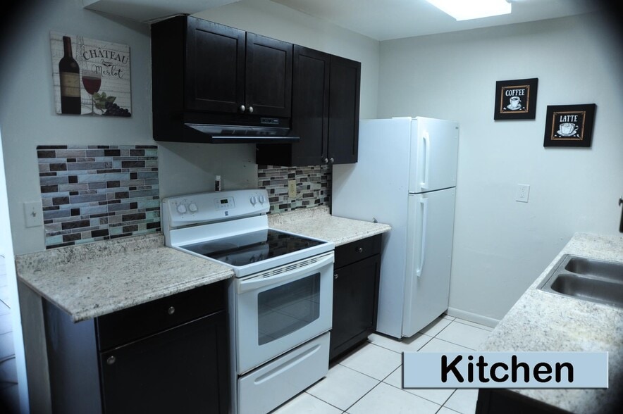 Building Photo - 303 SW 77th Ter