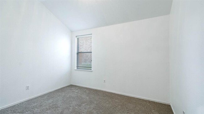 Building Photo - 5112 Bald Cypress Ln