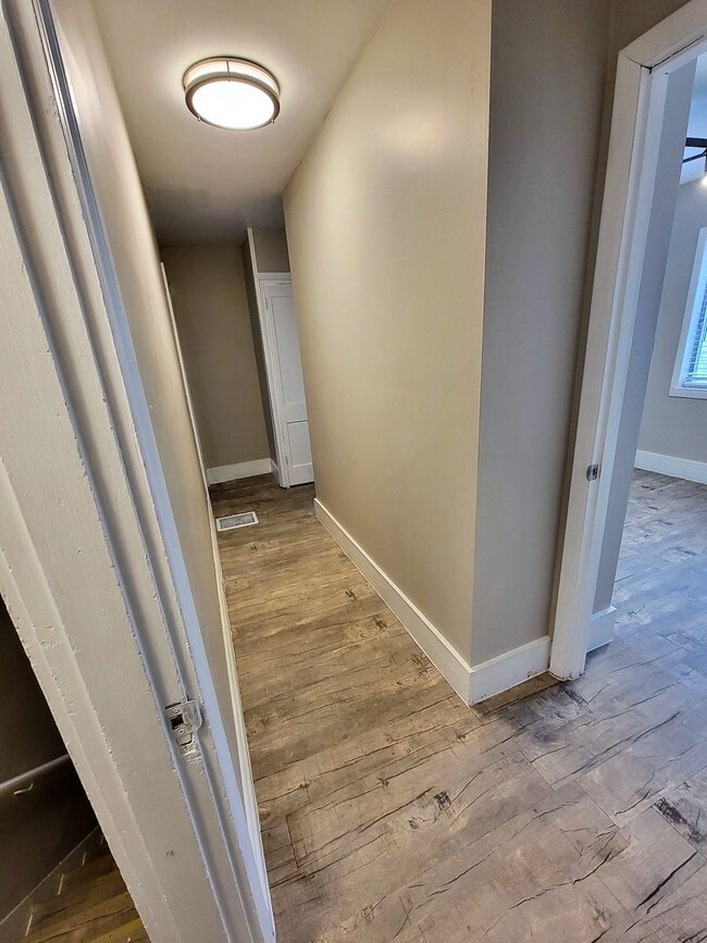 Building Photo - *** Renovated 3 Bedroom House * Mt. Washington * Spacious with Front and Back Patio * Enormous Ya...