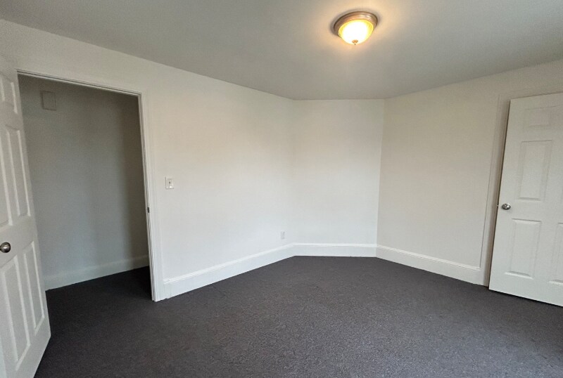 Building Photo - 67 Pleasant St