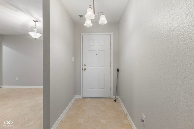 Building Photo - 5918 Remrod Dr