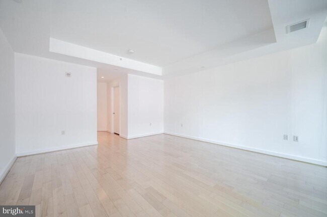 Building Photo - 1881 N Nash St