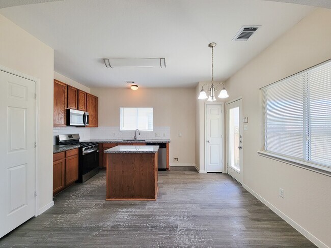 Building Photo - 21818 Grassy Hill Ln