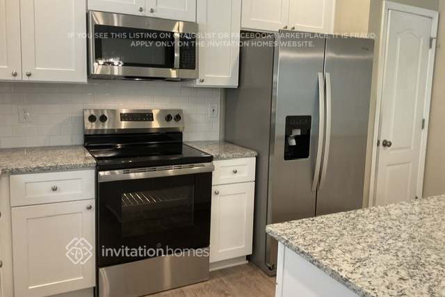 Building Photo - 5591 Hickory Stone Dr