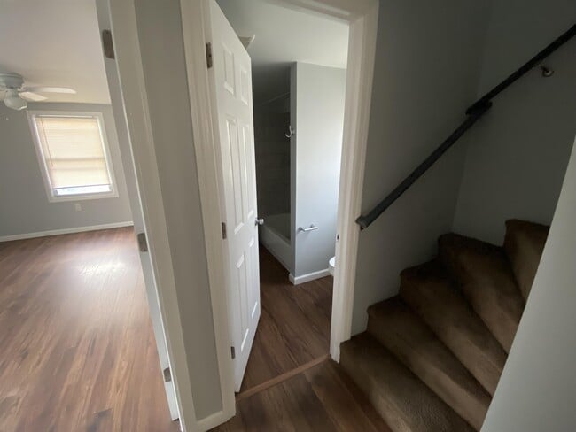 Building Photo - 112 Laurel St