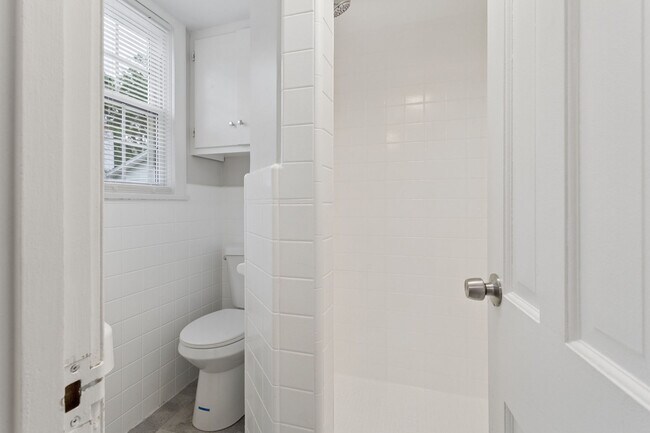 Building Photo - 127 Bell Ave