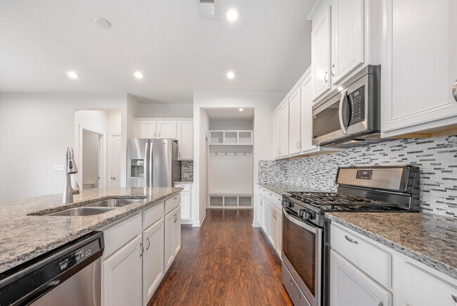 Building Photo - 8604 Caruthers Dr