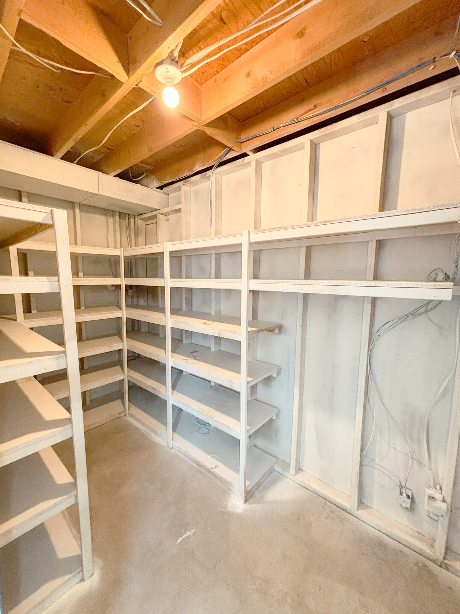 Building Photo - 1108 E 500 N