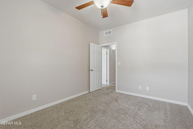 Building Photo - 825 Dulce Tierra Dr