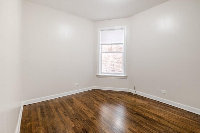 Building Photo - 6111 S Eberhart Ave